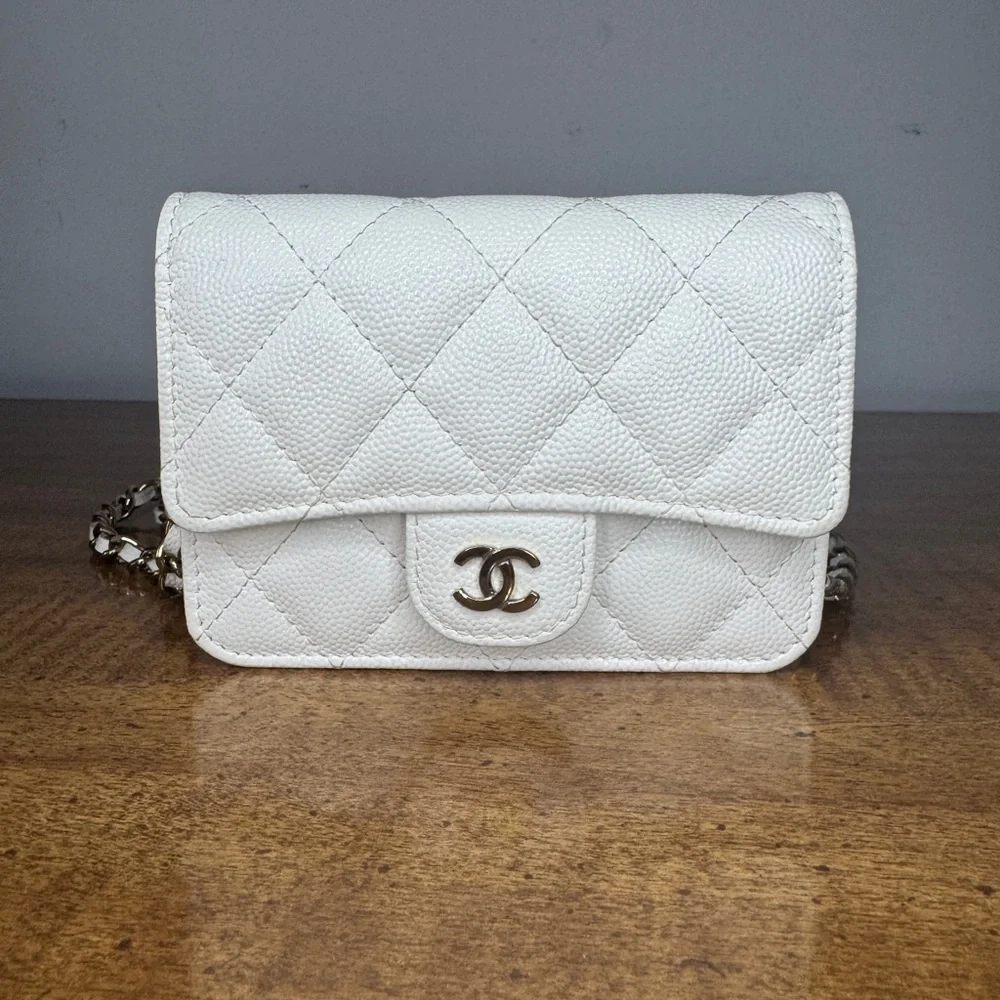 CHANEL White Caviar Leather cardholder on chain - Picture 1 of 15